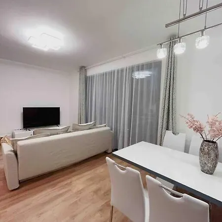 Spacious Rooms With Balcony And Garage Budapest Exterior photo