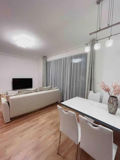 Appartement Spacious With Balcony And Garage Budapest