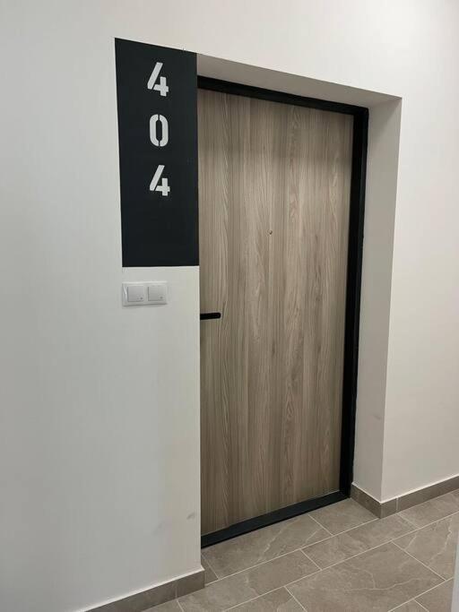 Appartement Spacious With Balcony And Garage *