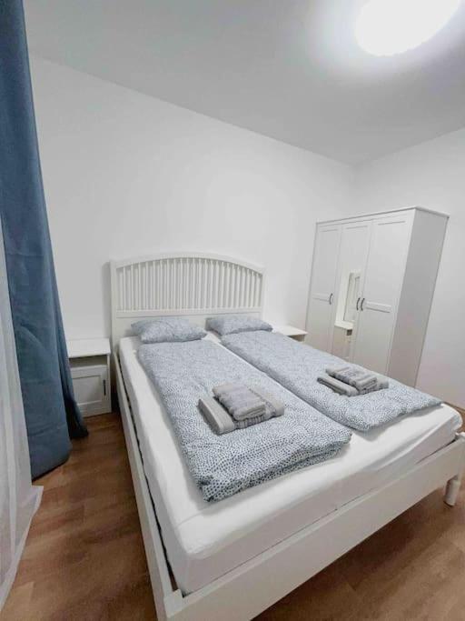 Appartement Spacious With Balcony And Garage Budapest